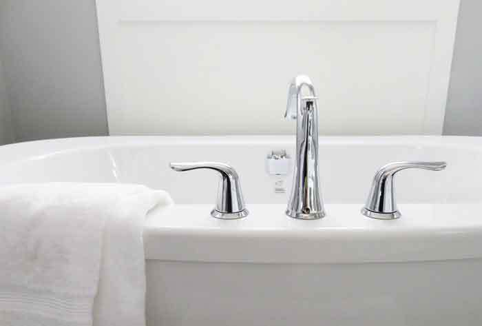 7 Home Remedies For Clogged Bathtub Drains, Home Remedies Bathtub Cleaning