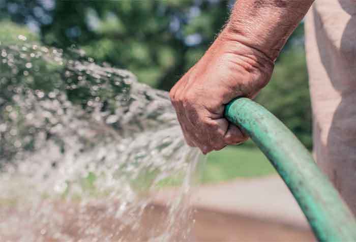 how-to-increase-water-pressure-in-garden-hose