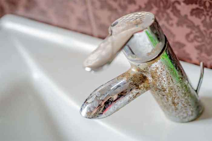 how-to-clean-corroded-faucet